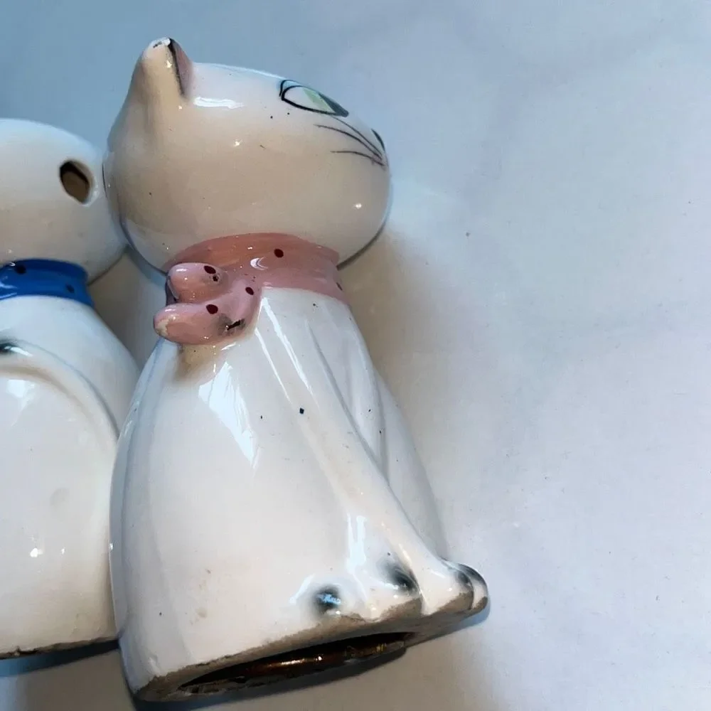 Vintage Holt Howard Cuddle Cats Salt & Pepper Shakers